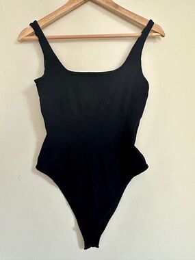 OQQ Black Ribbed Bodysuit